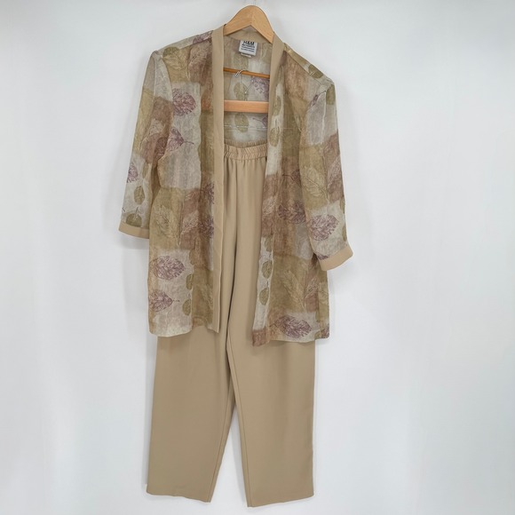 R & M Richards Pants - R&M Rcihards Lightweight Tan‎ Leaf Pattern Sheer Cardigan/Beige Pants Set Sz 18